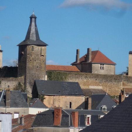 Le Vieux Chateau Airvault Kültér fotó