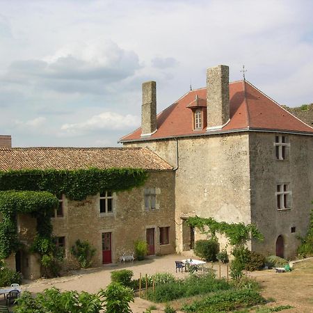 Le Vieux Chateau Airvault Kültér fotó
