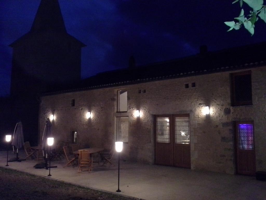 Le Vieux Chateau Airvault Kültér fotó