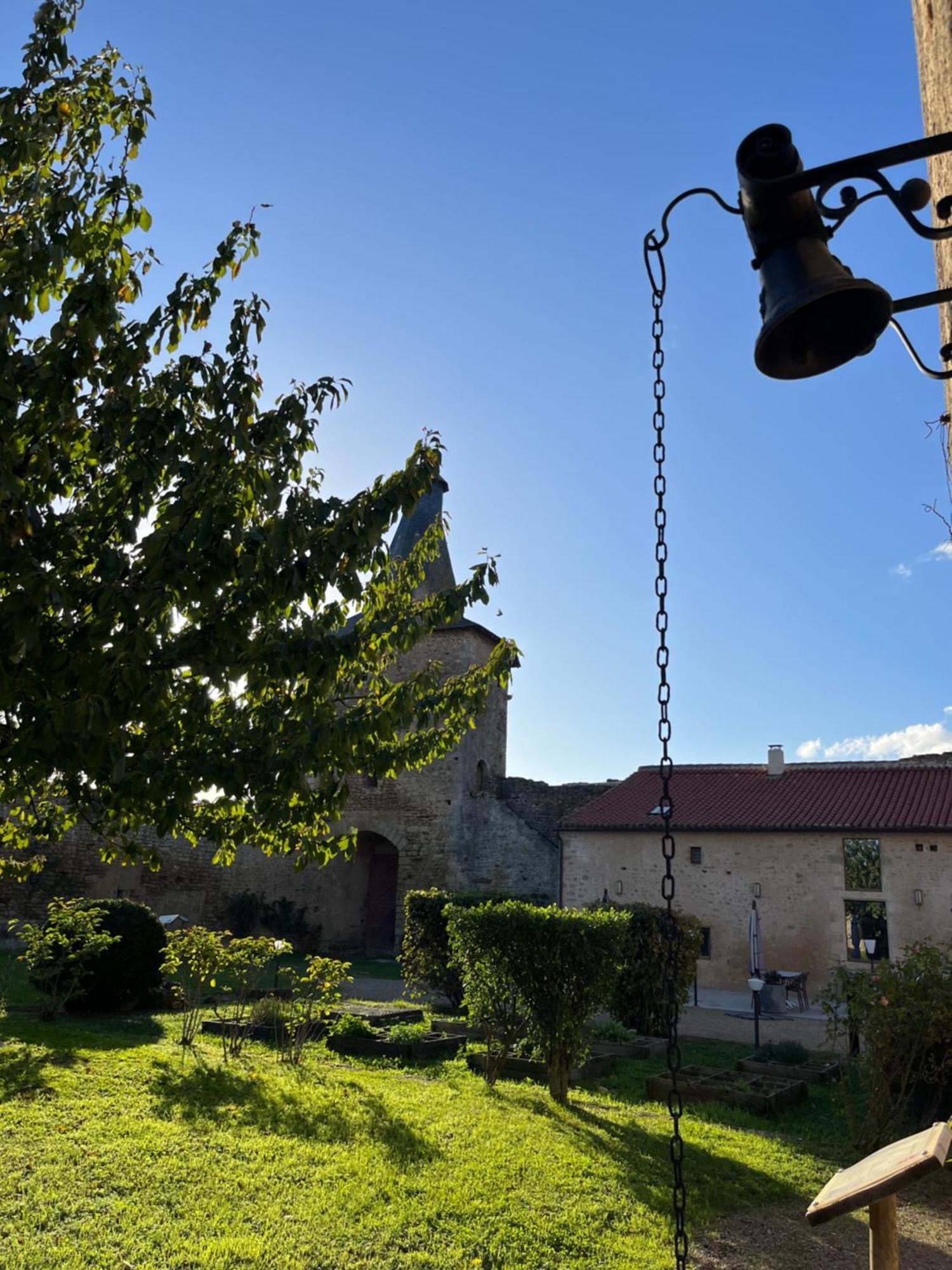 Le Vieux Chateau Airvault Kültér fotó