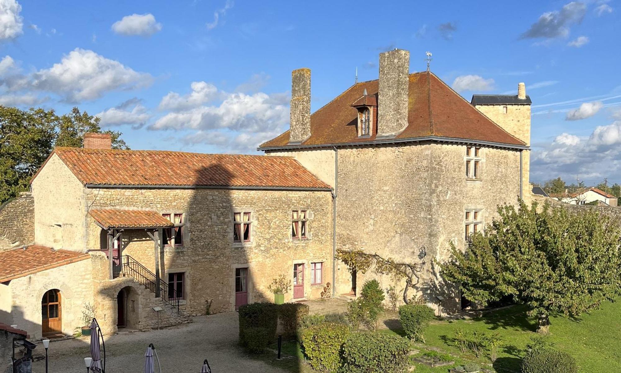 Le Vieux Chateau Airvault Kültér fotó