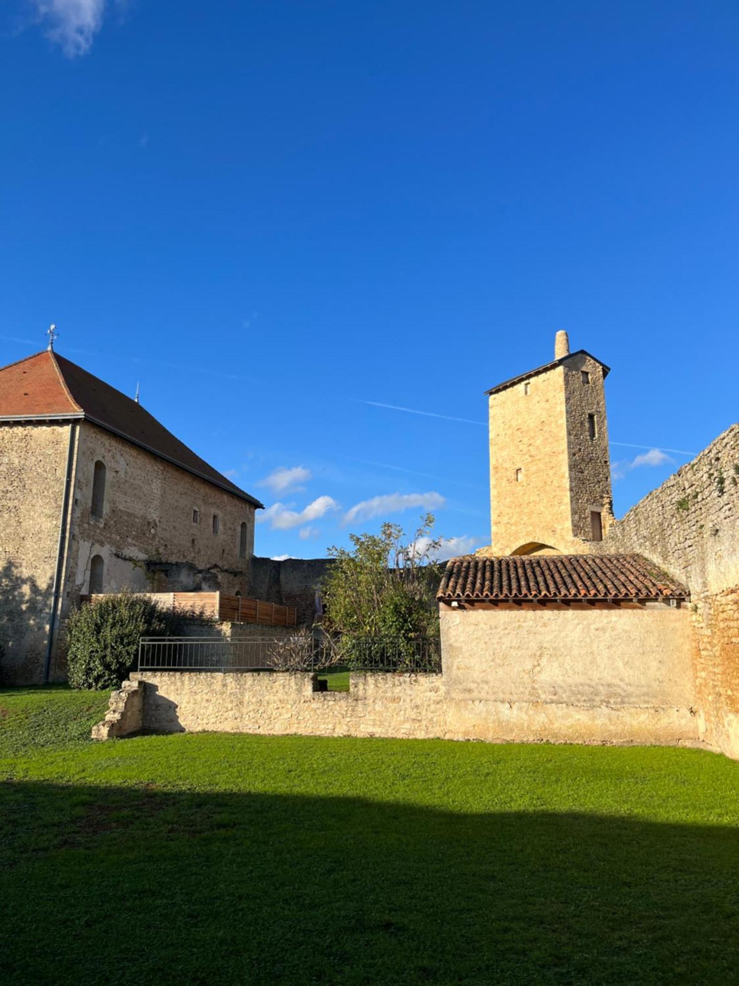 Le Vieux Chateau Airvault Kültér fotó