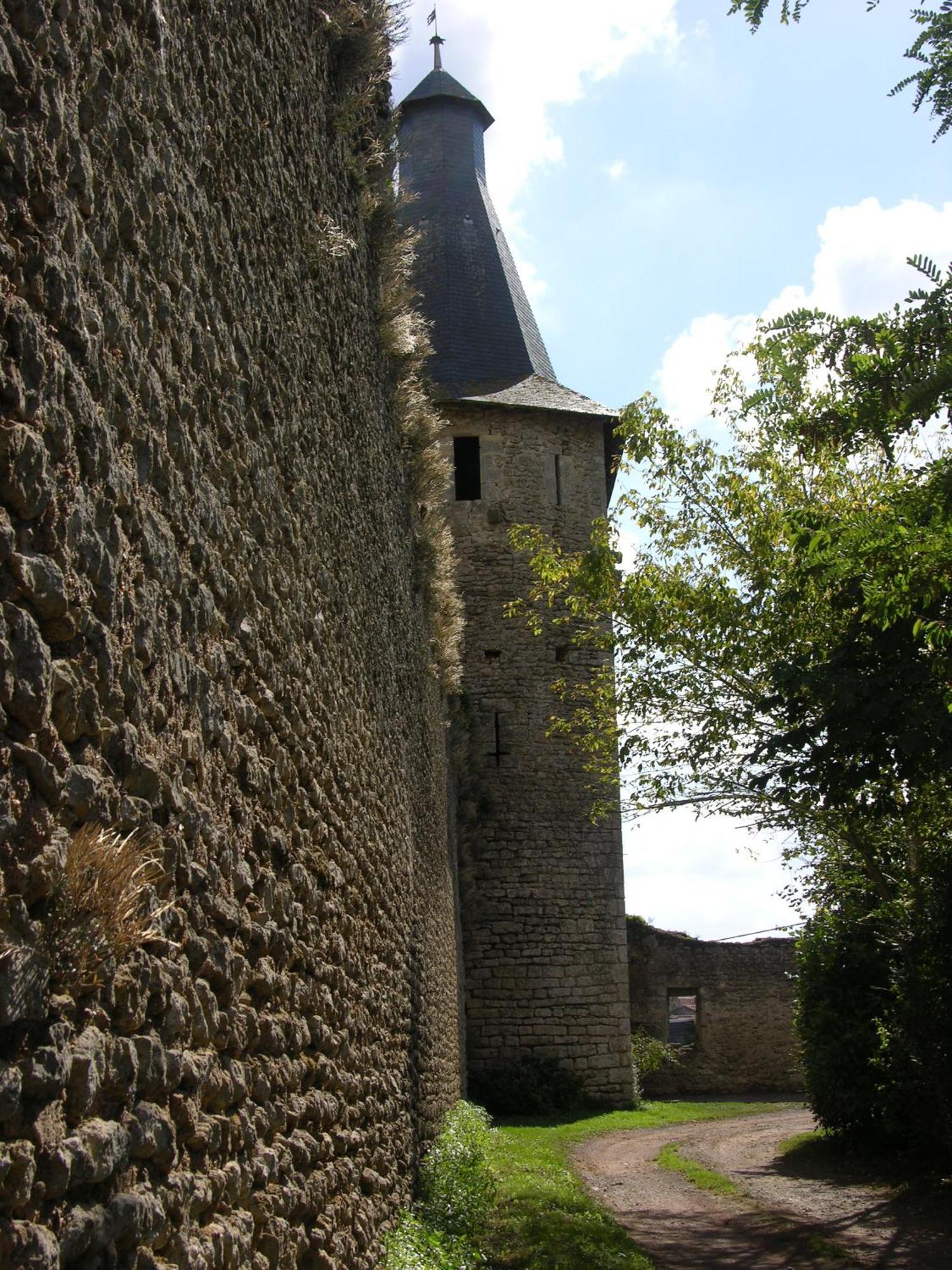 Le Vieux Chateau Airvault Kültér fotó
