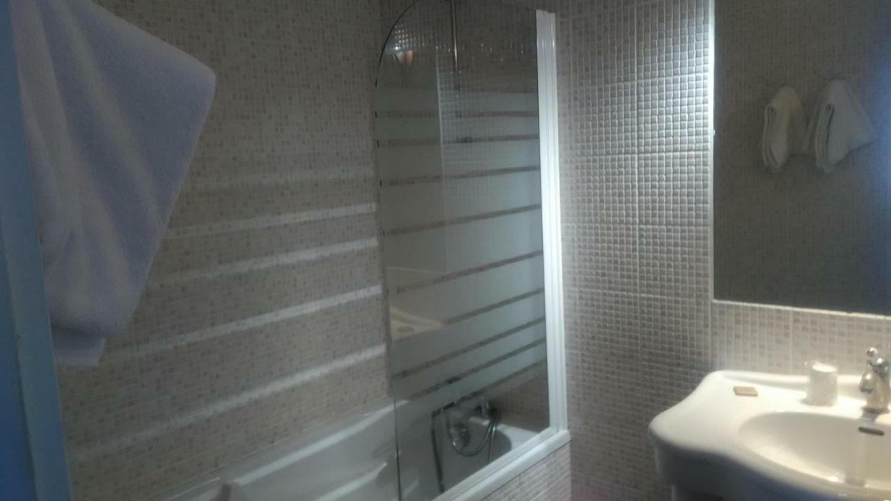 Le Vieux Chateau Airvault Kültér fotó