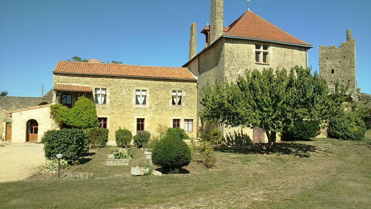 Le Vieux Chateau Airvault Kültér fotó