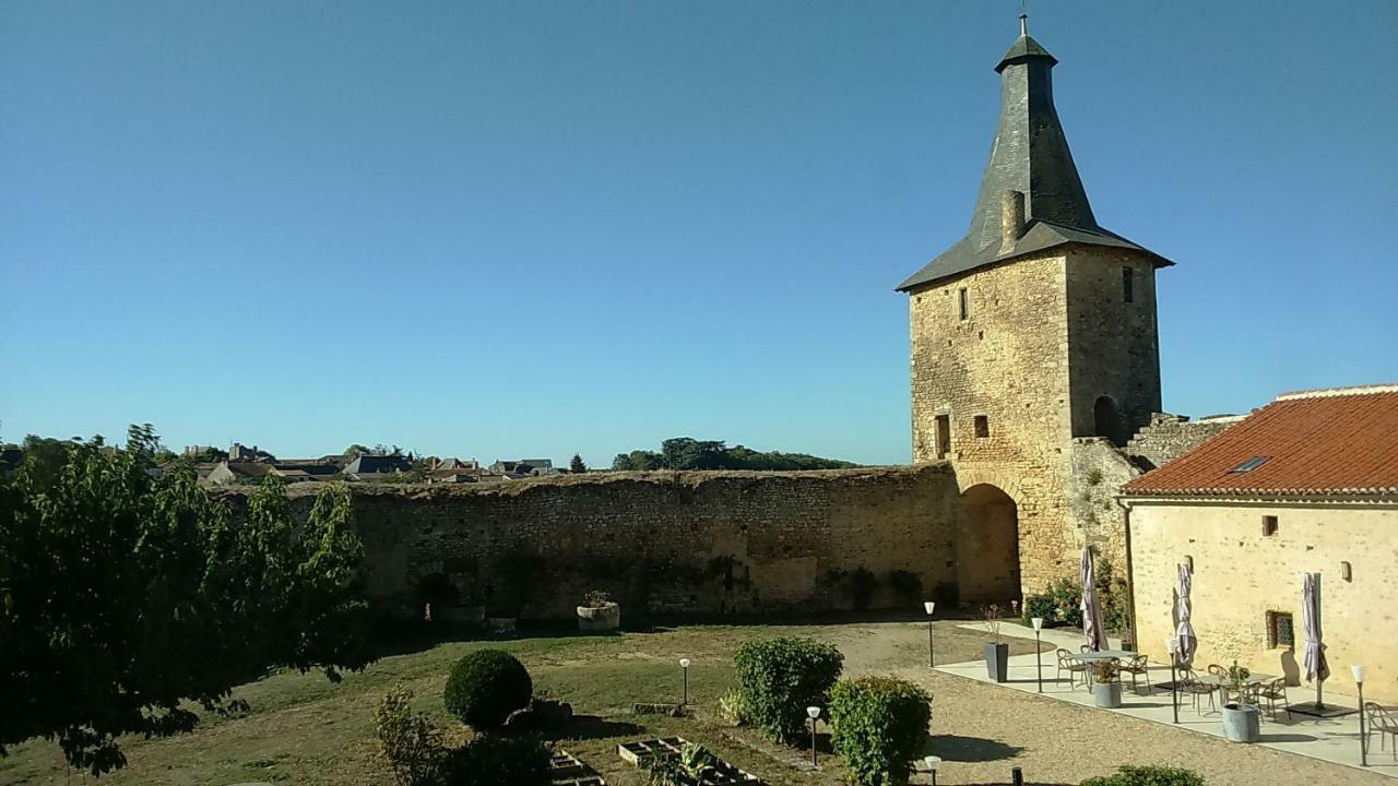 Le Vieux Chateau Airvault Kültér fotó